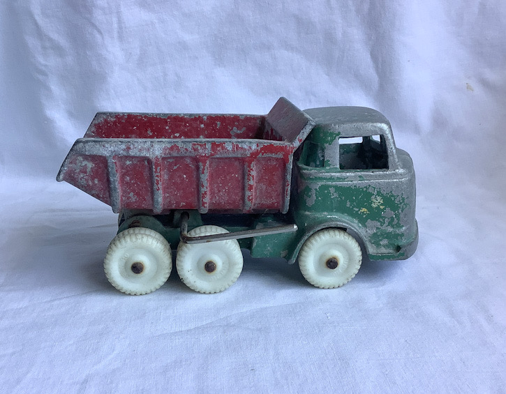 vintage New Zealand Cast aluminium Dump truck toy made by Fun Ho no.522